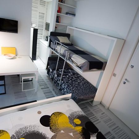 Stylish Mini In The Heart Of Milano Apartment Room photo