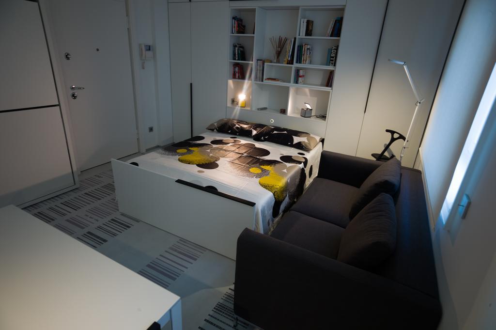 Stylish Mini In The Heart Of Milano Apartment Room photo